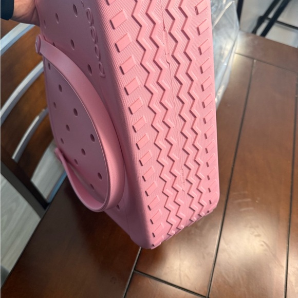 NWT BOGG BAG Pink Perforated Tote - Picture 6 of 9